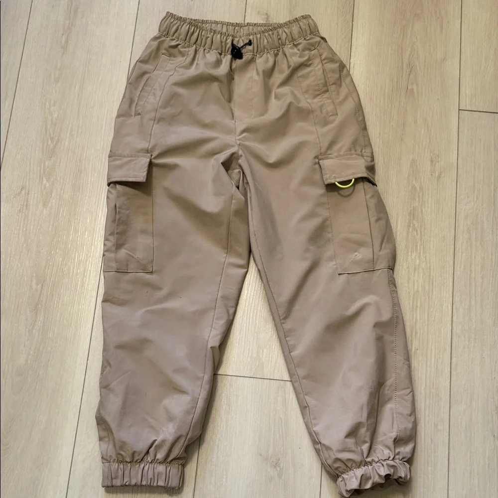 Zara Kid’s Beige Cargo Jogger Pants with Utility Pockets size 9  Inner Lining